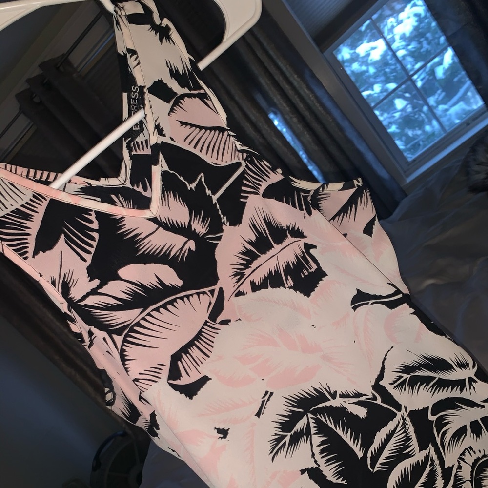 Light pink and black floral print tank top